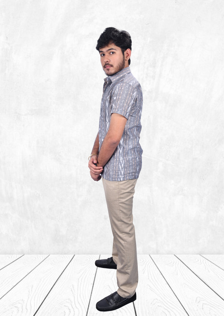 Hand-woven Sambalpuri Cotton Men's Half-sleeve Shirt in Grey