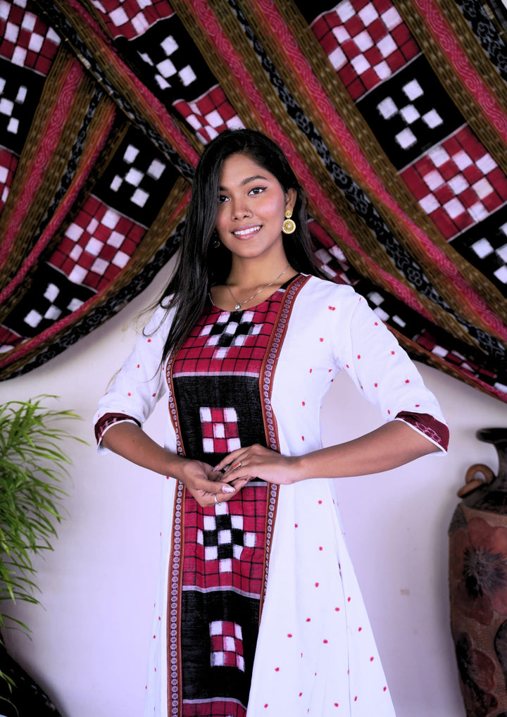 Sambalpuri Women’s Kurti – White with Maroon Border and Black-Red Ikat Panel Detailing in Traditional Pattern